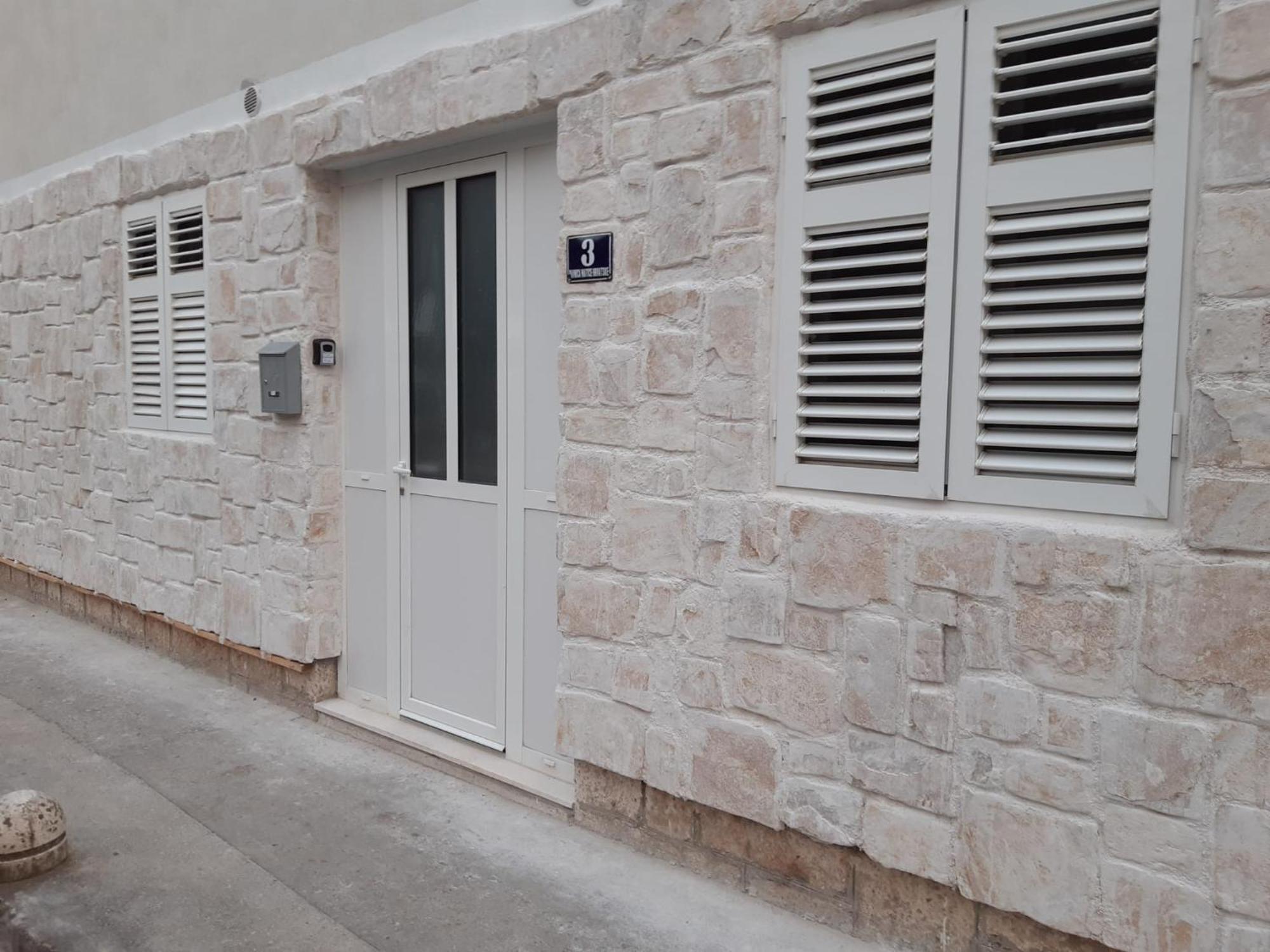 Studio Apartments Ana & Mia فيس المظهر الخارجي الصورة