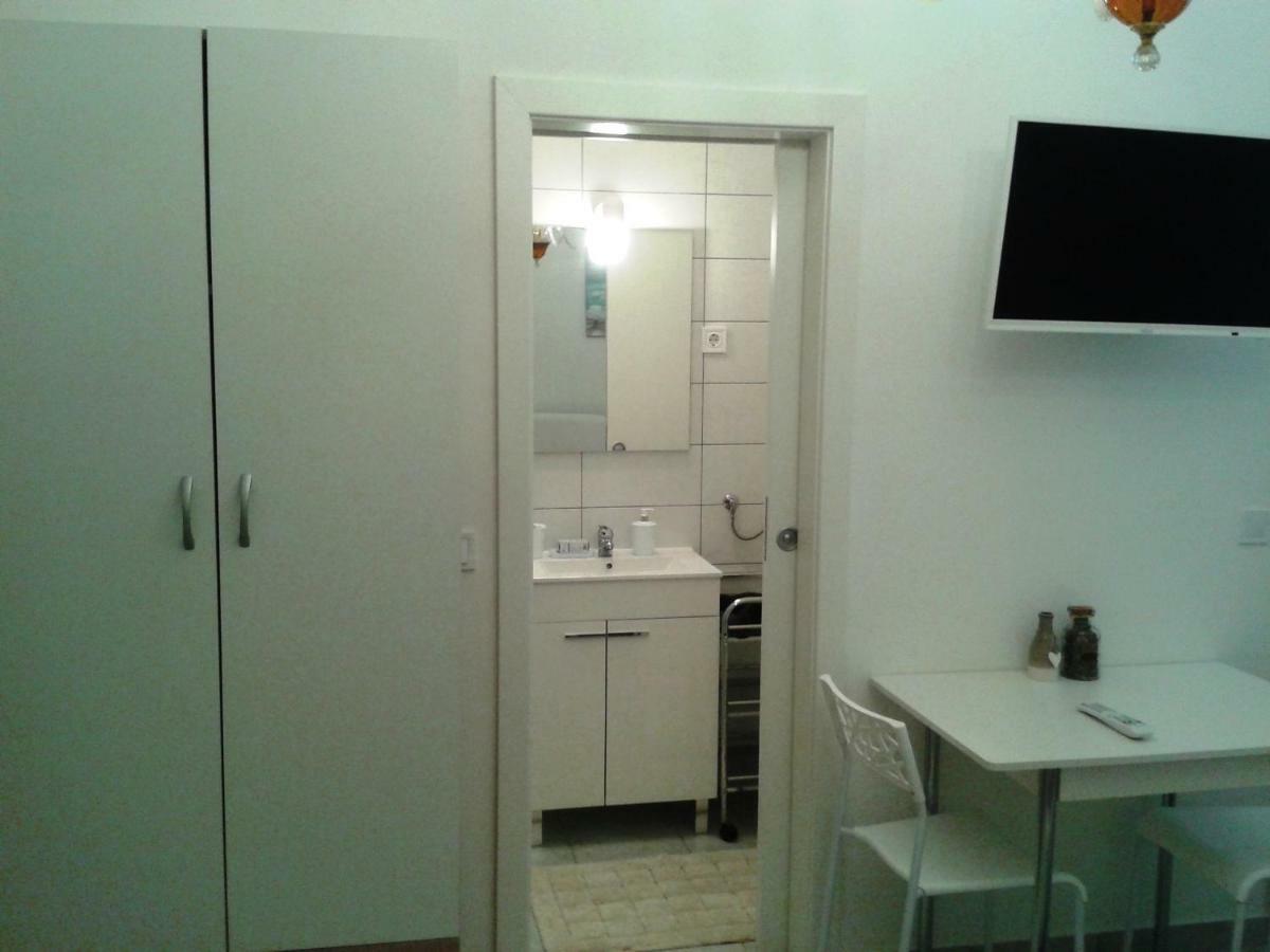 Studio Apartments Ana & Mia فيس المظهر الخارجي الصورة